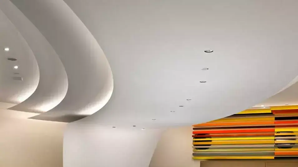 מסעדה במוזיאון גוגנהיים בניו יורק בתכנון האדריכל אנדריי קיקוסקי