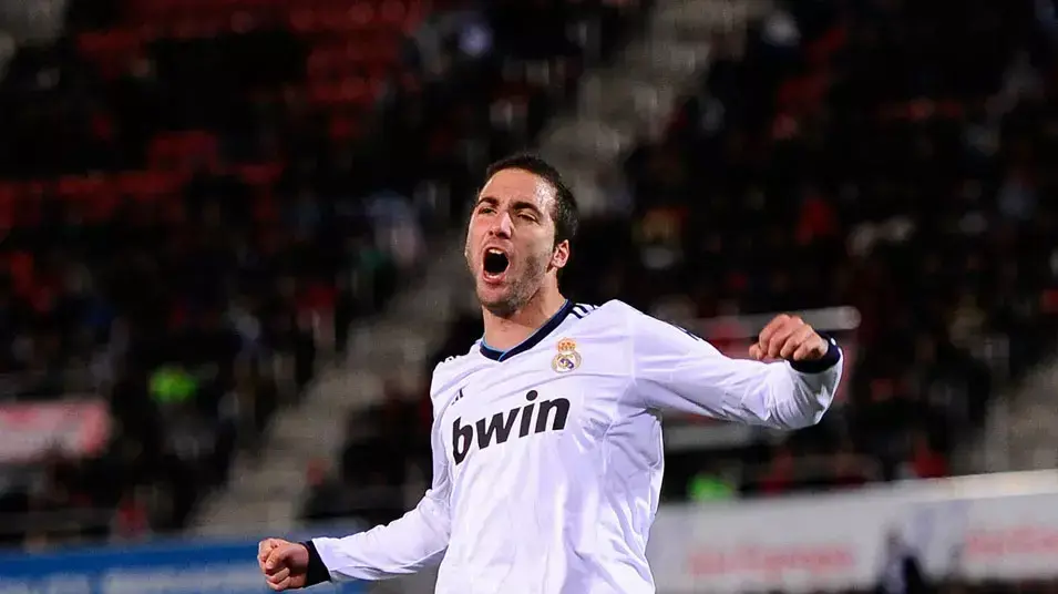 גונזלו היגואין, חלוץ ריאל מדריד חוגג שער