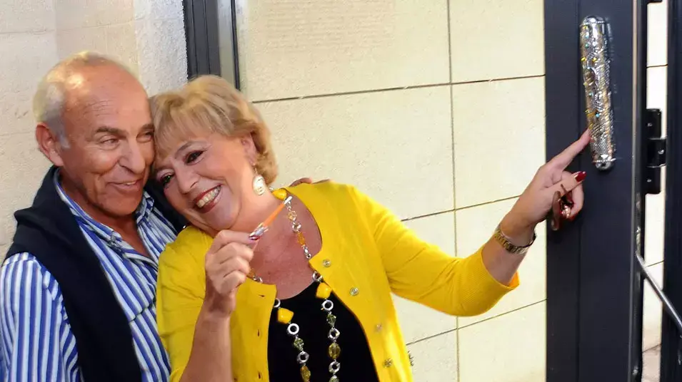 מרים פיירברג ראש עיריית נתניה (ימין) עם מוטל'ה שפיגלר