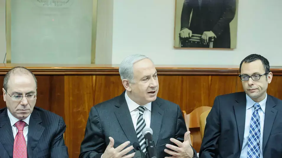 ראש הממשלה בנימין נתניהו בישיבת הממשלה בירושלים, נובמבר 2012