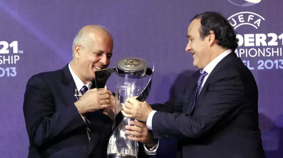 מישל פלאטיני נשיא אופ"א, אבי לוזון יושב ראש ההתאחדות לכדורגל