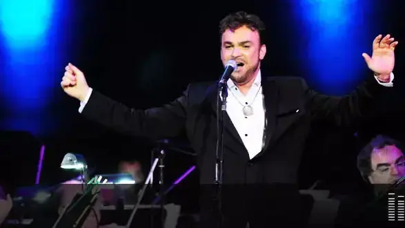 פלאח עמוד ראשי דוד ד'אור - הרמוניה עולמית בקיסריה