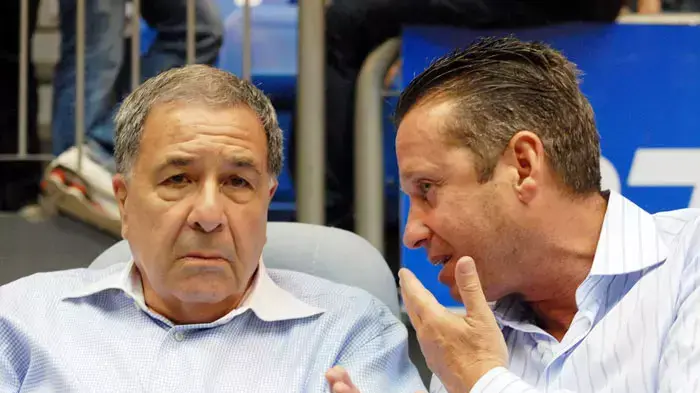 יושב ראש מנהלת הליגה בכדורסל אבנר קופל יחד עם יושב ראש מכבי תל אביב שמעון מזרחי