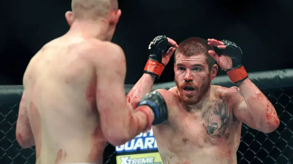 ג'ים מילר לוחם MMA  מול ג'ו לוזון