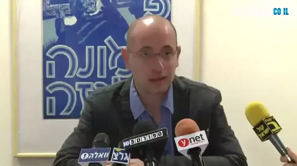 אמיר הוכפלד