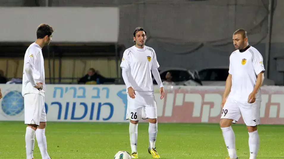 ערן לוי, סטיבן כהן (במרכז), חן עזריאל שחקני בית"ר ירושלים