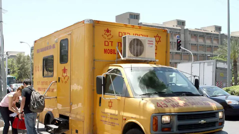 ניידת תרומת דם