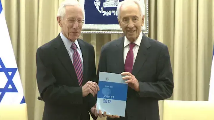 פישר הגיש לפרס את דוח בנק ישראל האחרון שלו