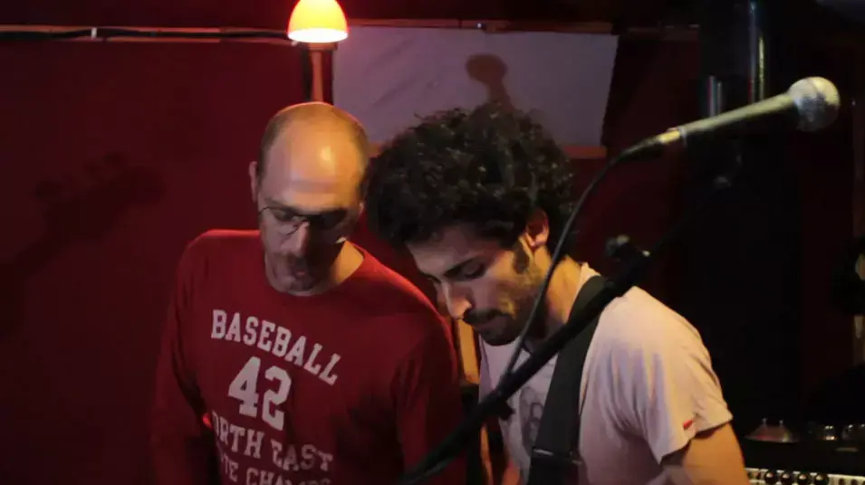 שיר בחזרה אנשי הארון קאבר לכוורת למרות הכל