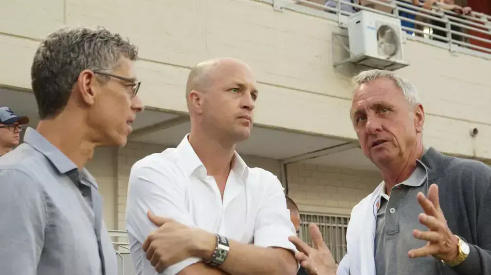 יוהאן קרויף עם ג'ורדי קרויף, מיטש גולדהאר בעלי מכבי תל אביב
