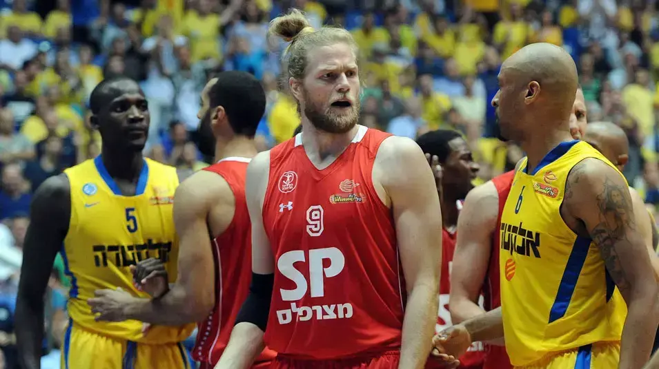 שחקן הפועל תל אביב יונתן שולדברנד