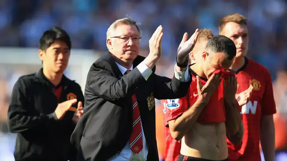 אלכס פרגוסון לאחר משחקו האחרון כמאמן מנצ'סטר יונייטד אלכס פרגוסון לאחר משחקו האחרון כמאמן מנצ'סטר יונייטד