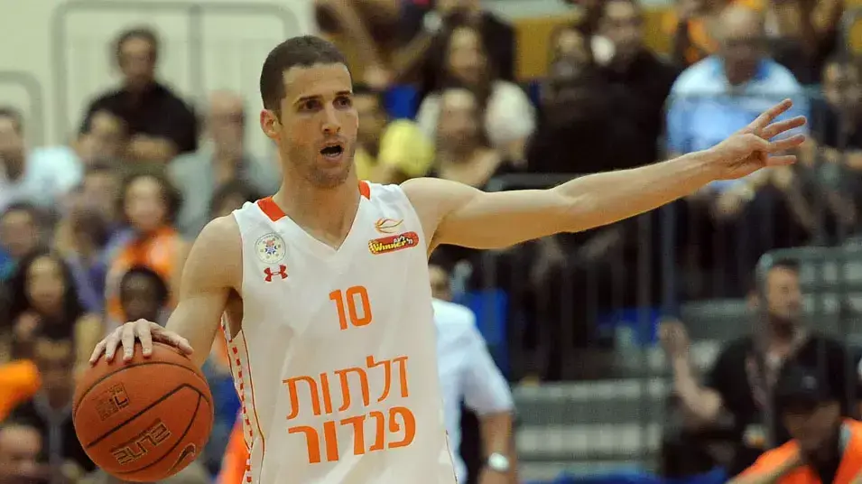 שחקן מכבי ראשון לציון עמית בן דוד