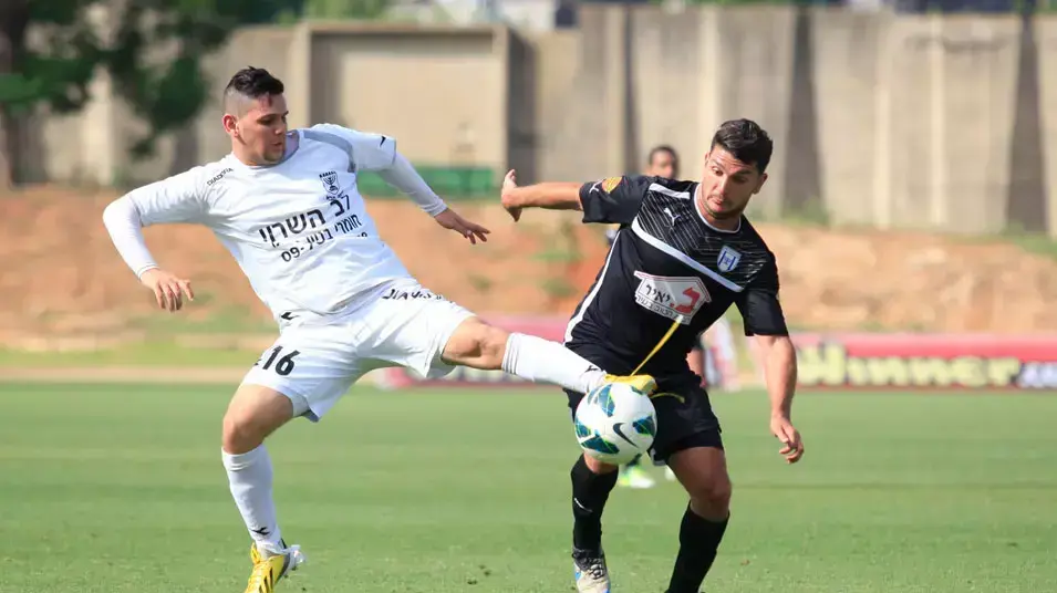 יוני רביבו שחקן בית"ר כפר סבא יוני רביבו שחקן בית"ר כפר סבא