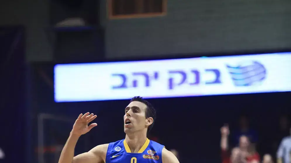 שחקן מכבי תל אביב מורן רוט