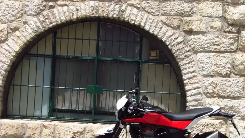 מבחן אופנוע הוסקווארנה נודה 900 R
