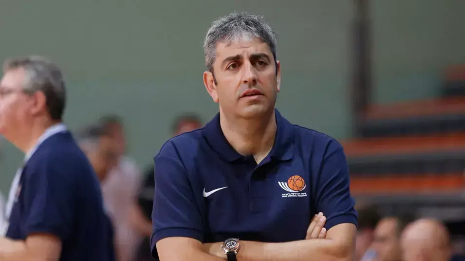 אלי רבי מאמן נבחרת הנשים אלי רבי מאמן נבחרת הנשים