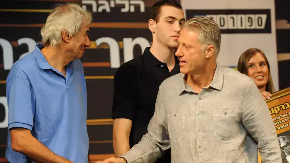 מיקי ברקוביץ' בועז ינאי שחקני עבר עם אור סולומון מכבי ראשון לציון
