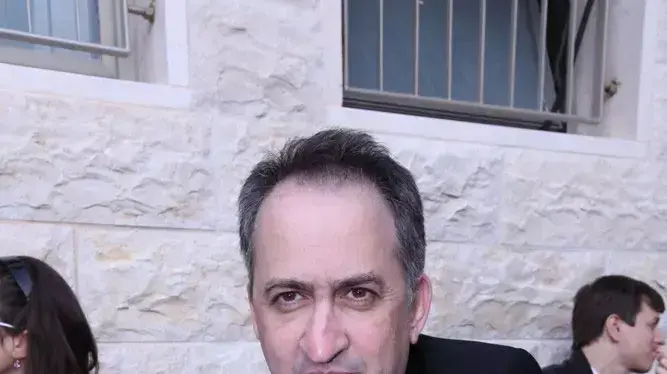 גיא רולניק
