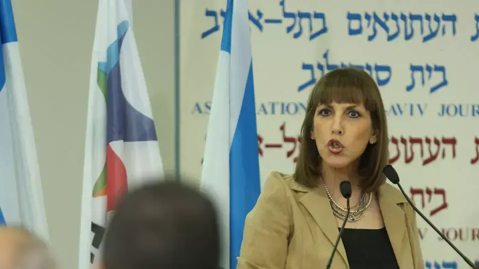 לימור לבנת מתעמתת עם משה בוקר כתב 'הארץ'