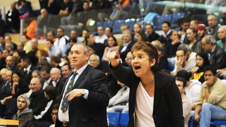 רפי בוגטין מאמן נבחרת העתודה לנשים