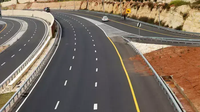 שוליים בכביש