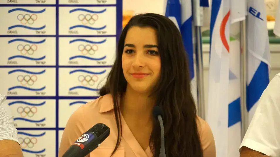 אלי רייזמן מתעמלת אמריקאית
