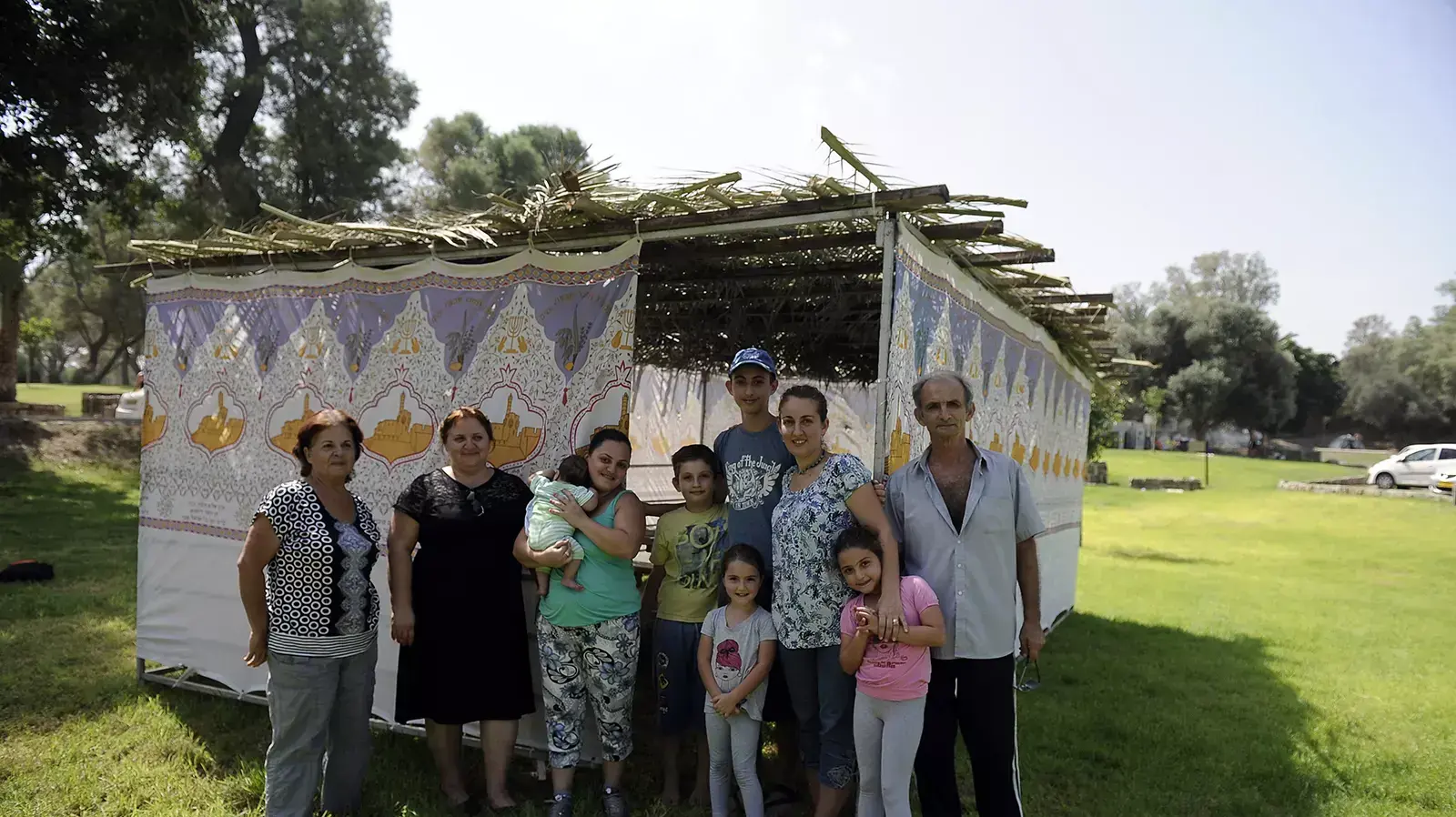מטיילים בסוכות בפארק אשקלון 19 בספטמבר 2013