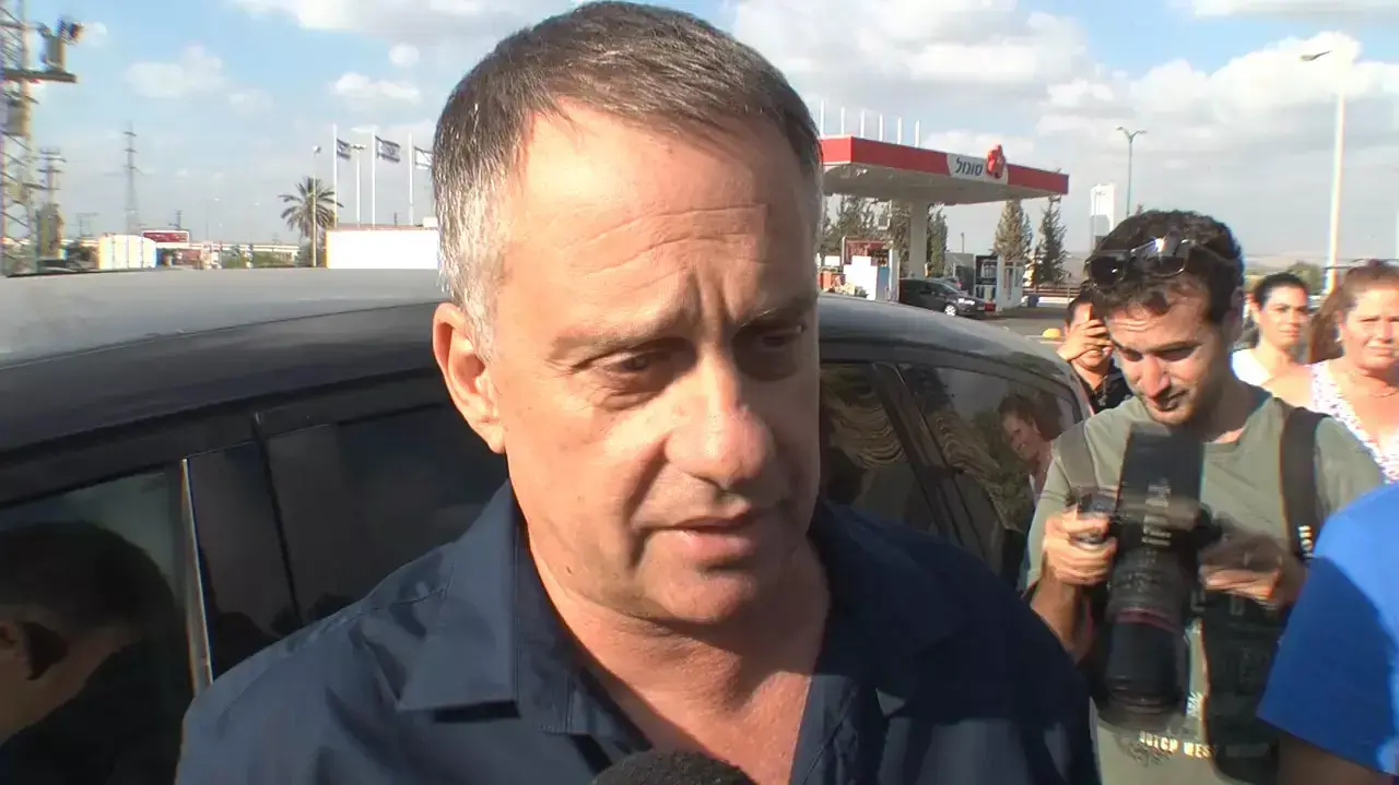 משטרה ממליצה להעמיד לדין את עמנואל רוזן