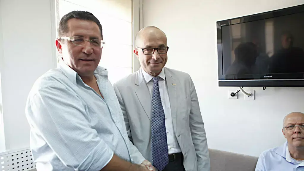 פגישתם של עופר עייני וג'רמי לוין מנכ"ל טבע בעקבות גל הפיטורים בטבע