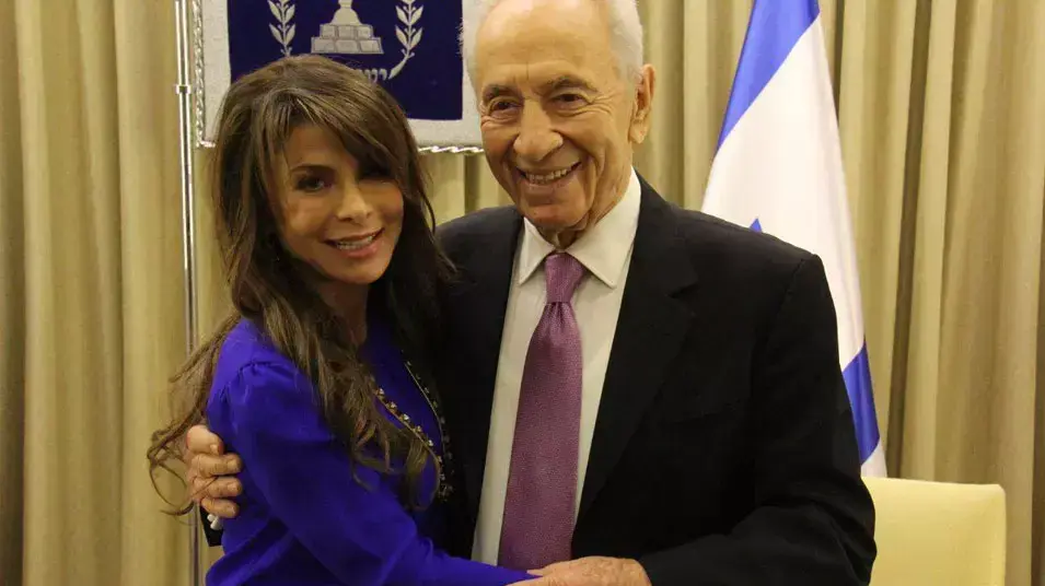 פאולה עבדול