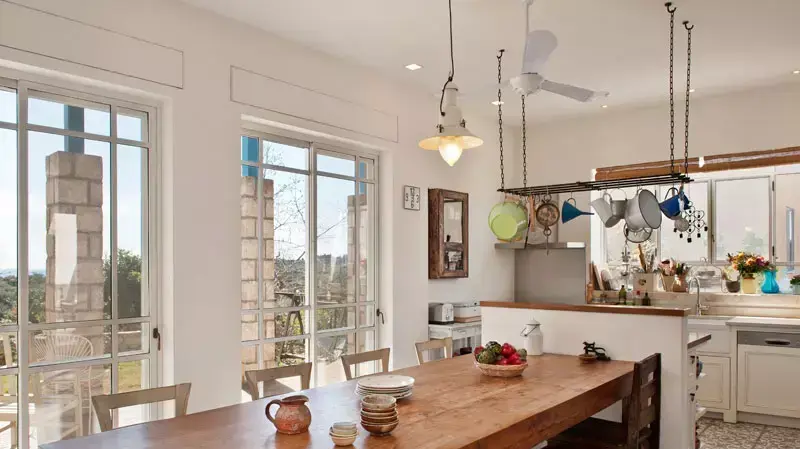 בית בזיכרון יעקב. אדריכלות: ניצן שלומי
