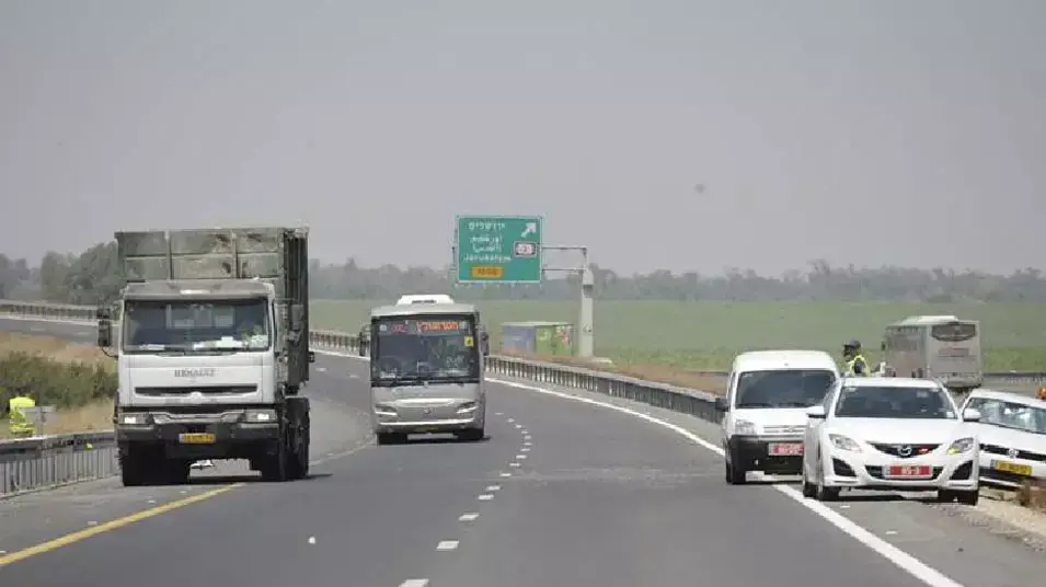 המתנדב מציל את חיי הנהגת שאיבדה שליטה