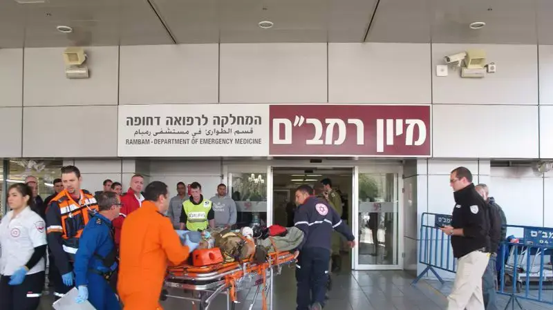 הגעת פצועים לרמבם לאחר תאונת אימון היום בהר דב. דצמבר 2013