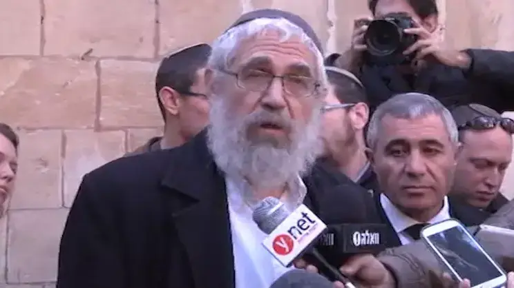 שישה חודשי עבודות שירות לרב מוטי אלון
