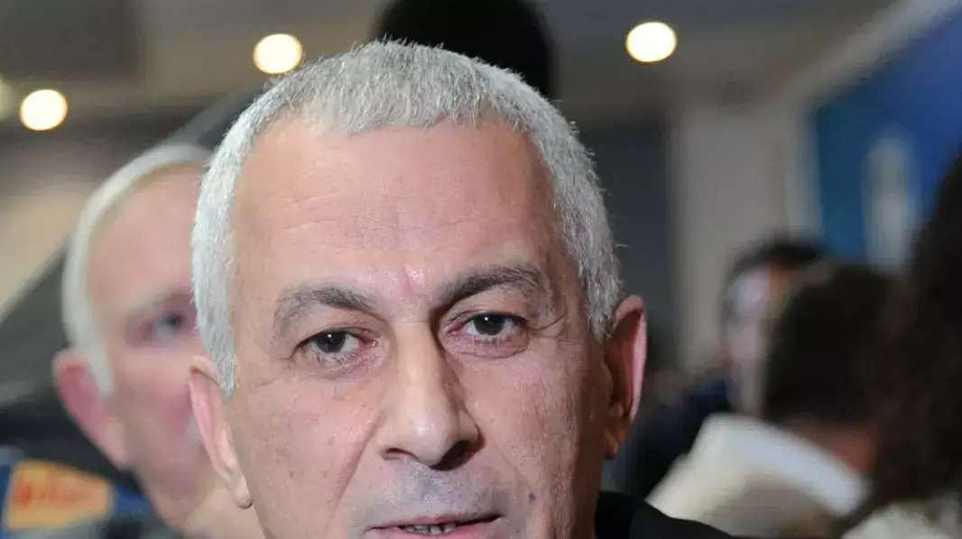שטרן חלובה מ"מ יושב ראש ההתאחדות לכדורגל