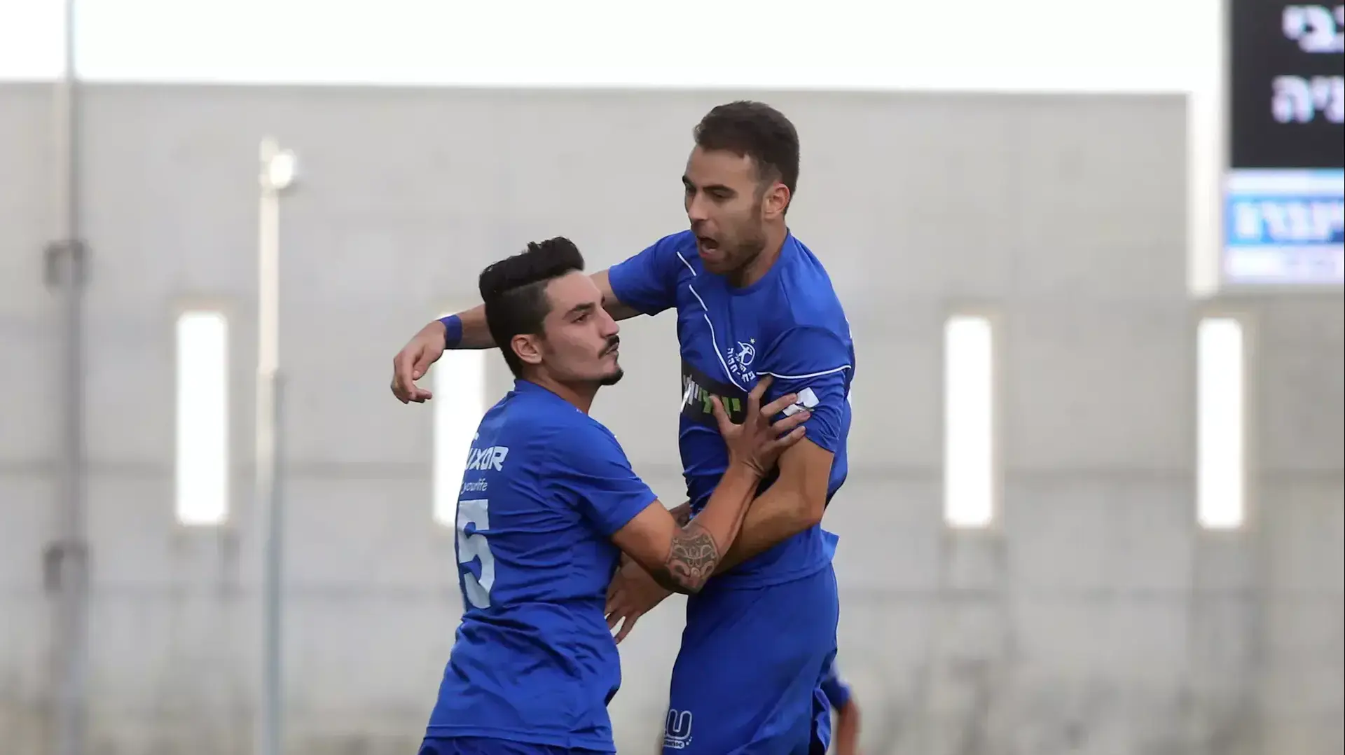 אורי פסו שי רביבו הפועל פתח תקוה חוגגים שער אורי פסו שי רביבו הפועל פתח תקוה חוגגים שער
