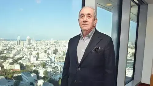 אלפרד אקירוב