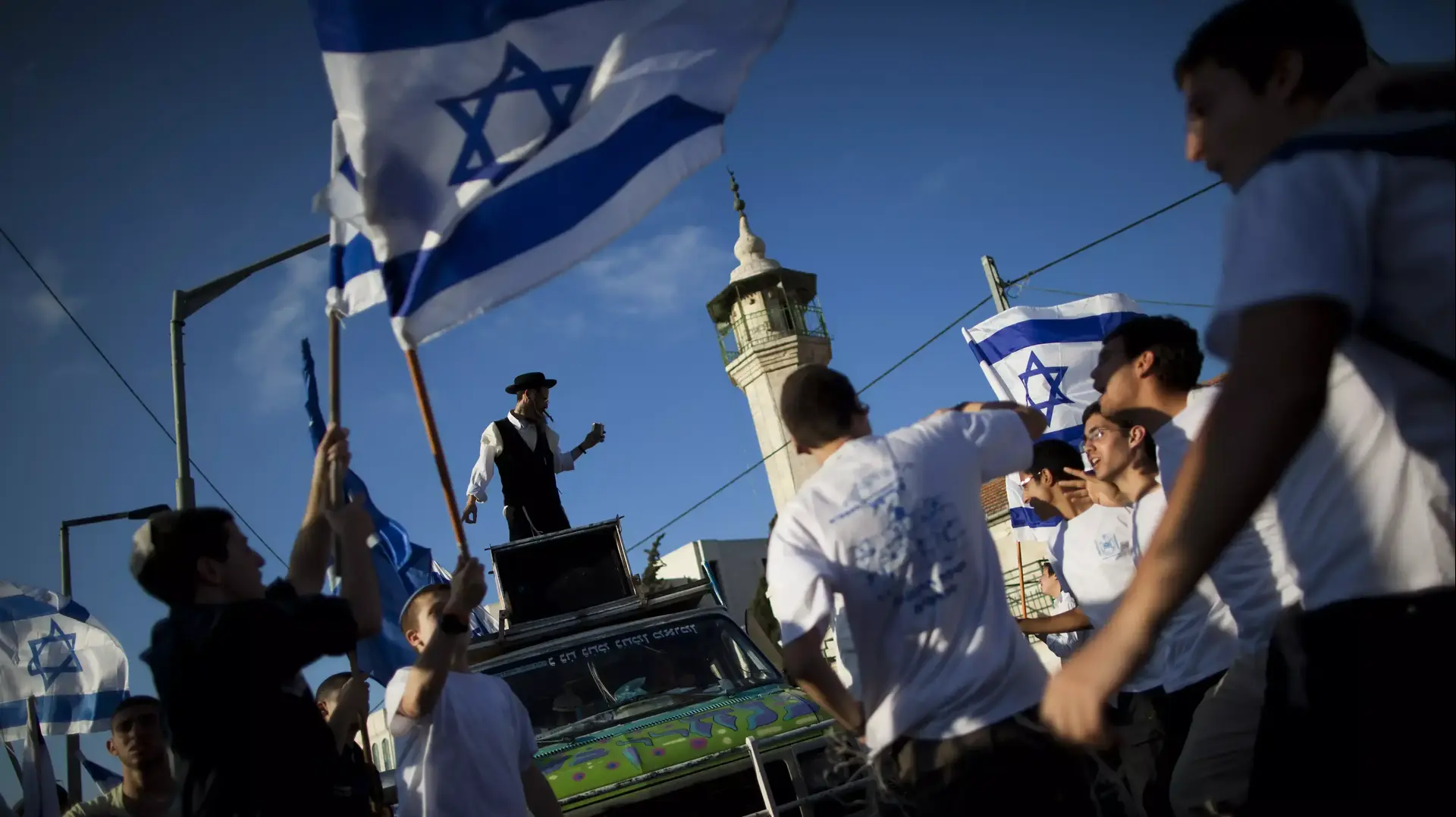חגיגות יום ירושלים ליד שכונת שייח ג'ראח חגיגות יום ירושלים ליד שכונת שייח ג'ראח