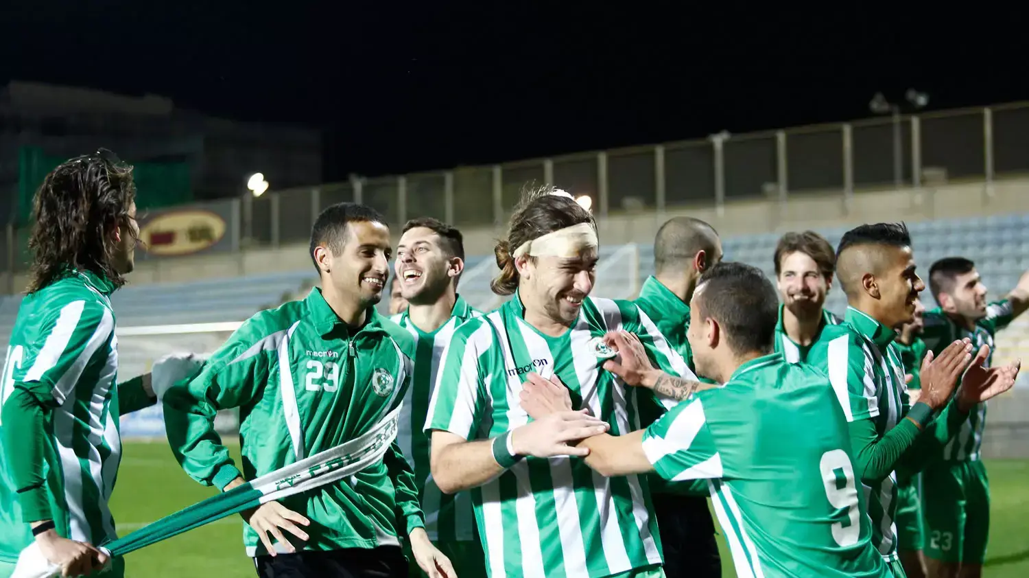 שחקני הפועל כפר סבא חוגגים, מיכאל קירטבה