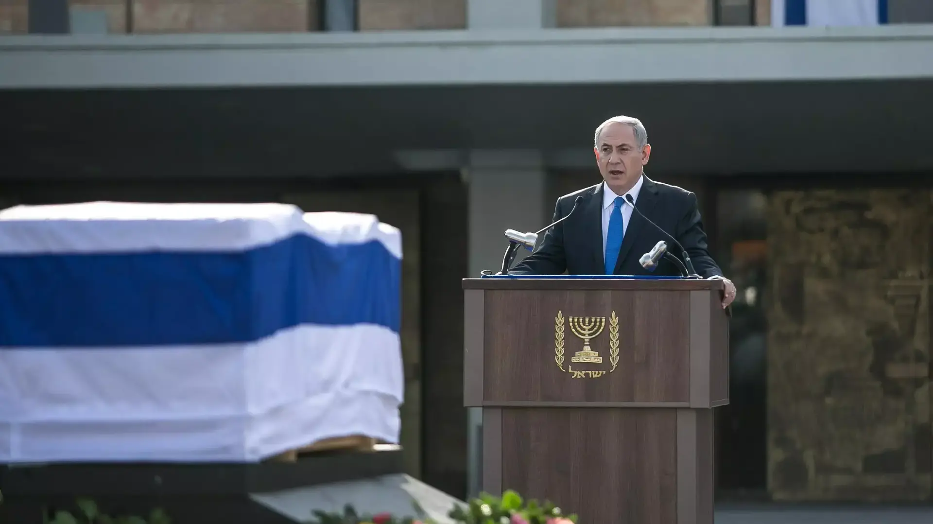 ראש הממשלה בנימין נתניהו בטקס האשכבה לאריאל שרון ברחבת הכנסת. ינואר2014