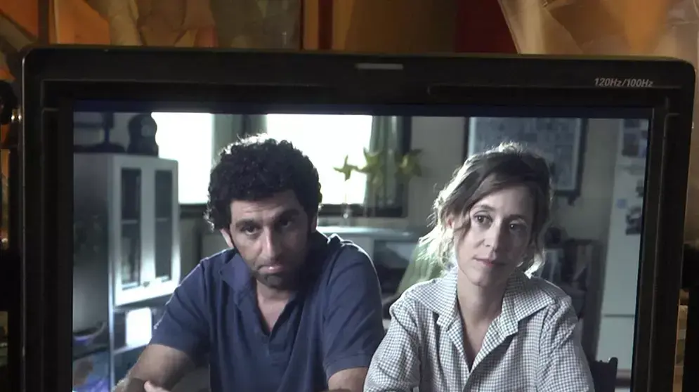 פלפלים צהובים מאחורי הקלעים