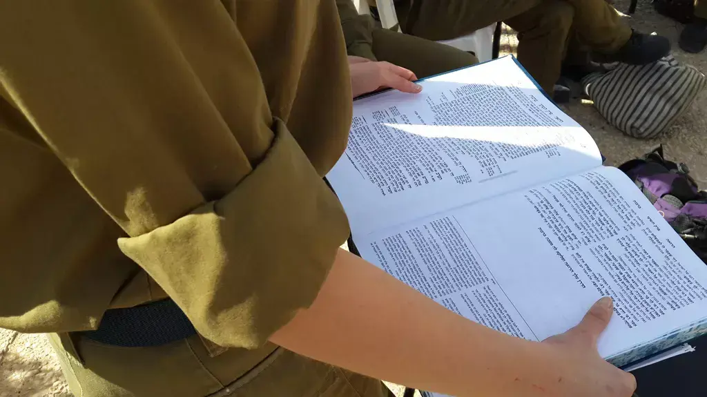 חיילות דתיות בסיום קורס