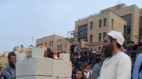 טקס שהתקיים שנה שעברה כדי לתרגל הקרבת קורבן בפסח. אפריל 2014