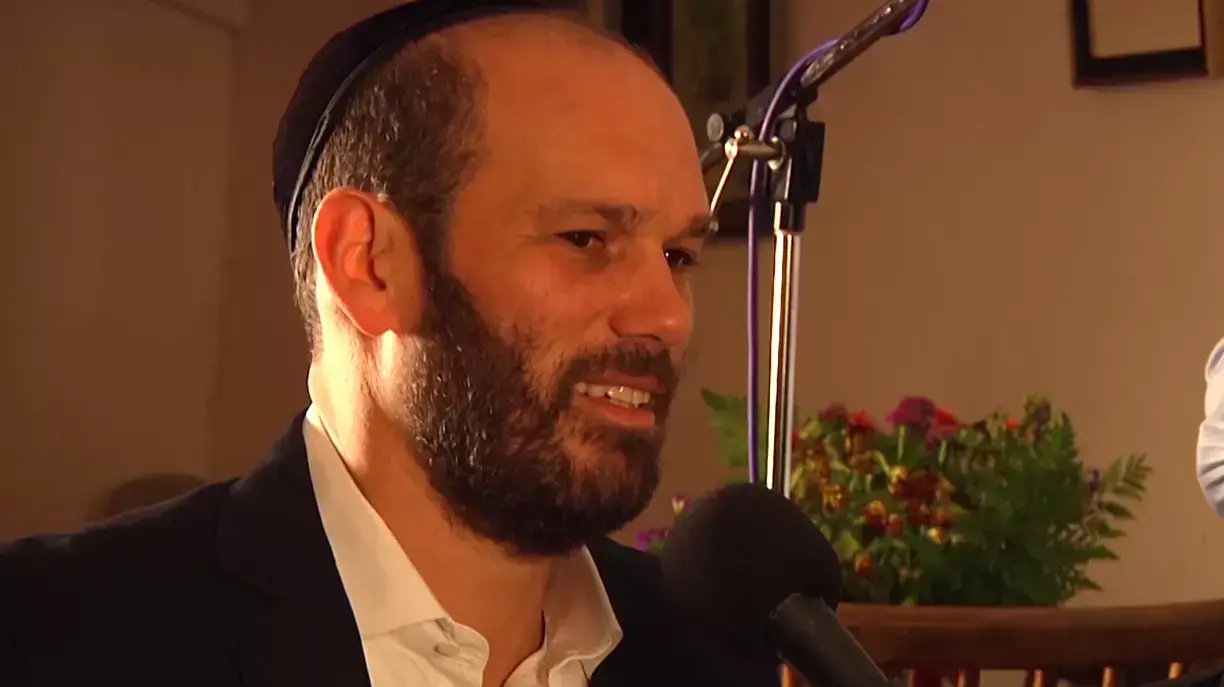 איך נולד הלחן החדש של השיר והיא שעמדה