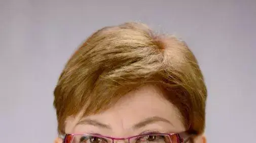מנכ"לית אינטל ישראל וסגנית נשיא אינטל העולמית מקסין פסברג שנבחה להדליק משואה בטקס יום העצמאות בהר הרצל. מאי 2014