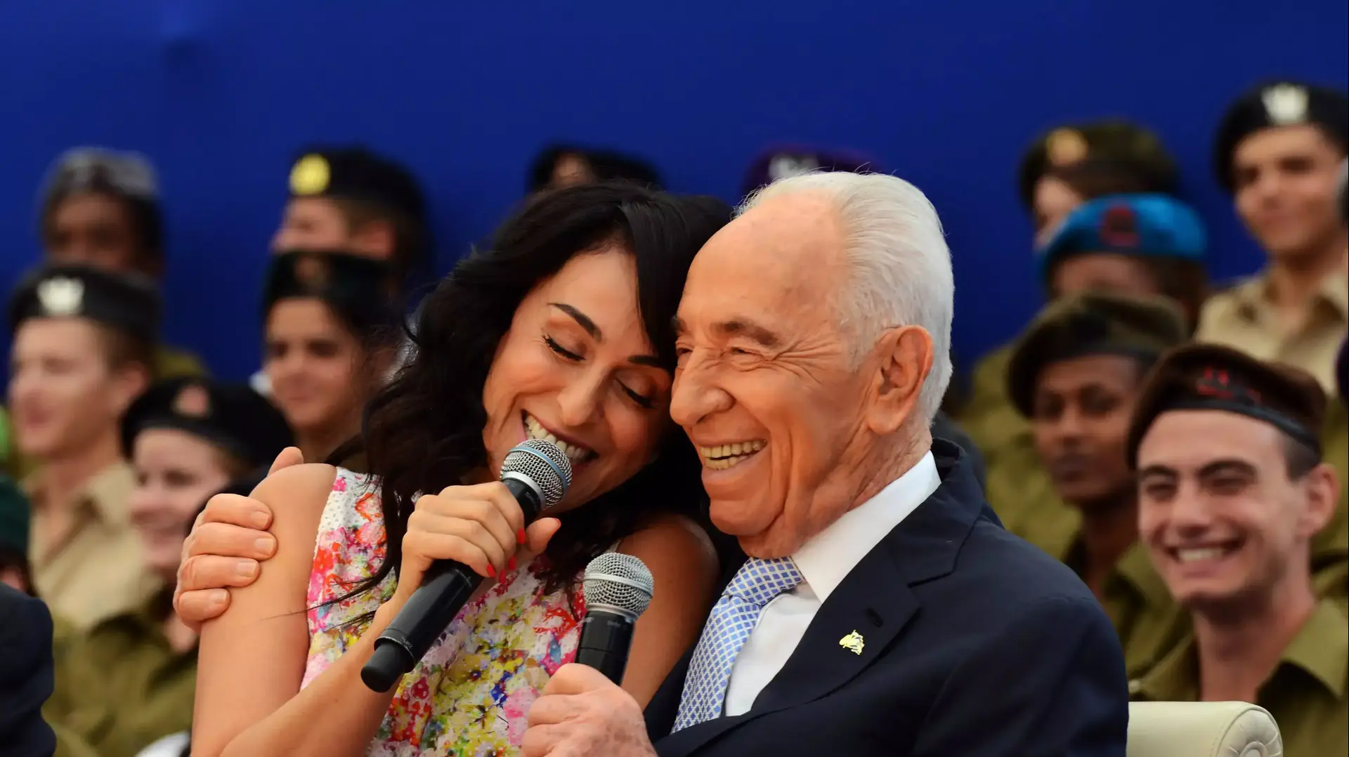 ריטה עם שמעון פרס באירוע בבית הנשיא