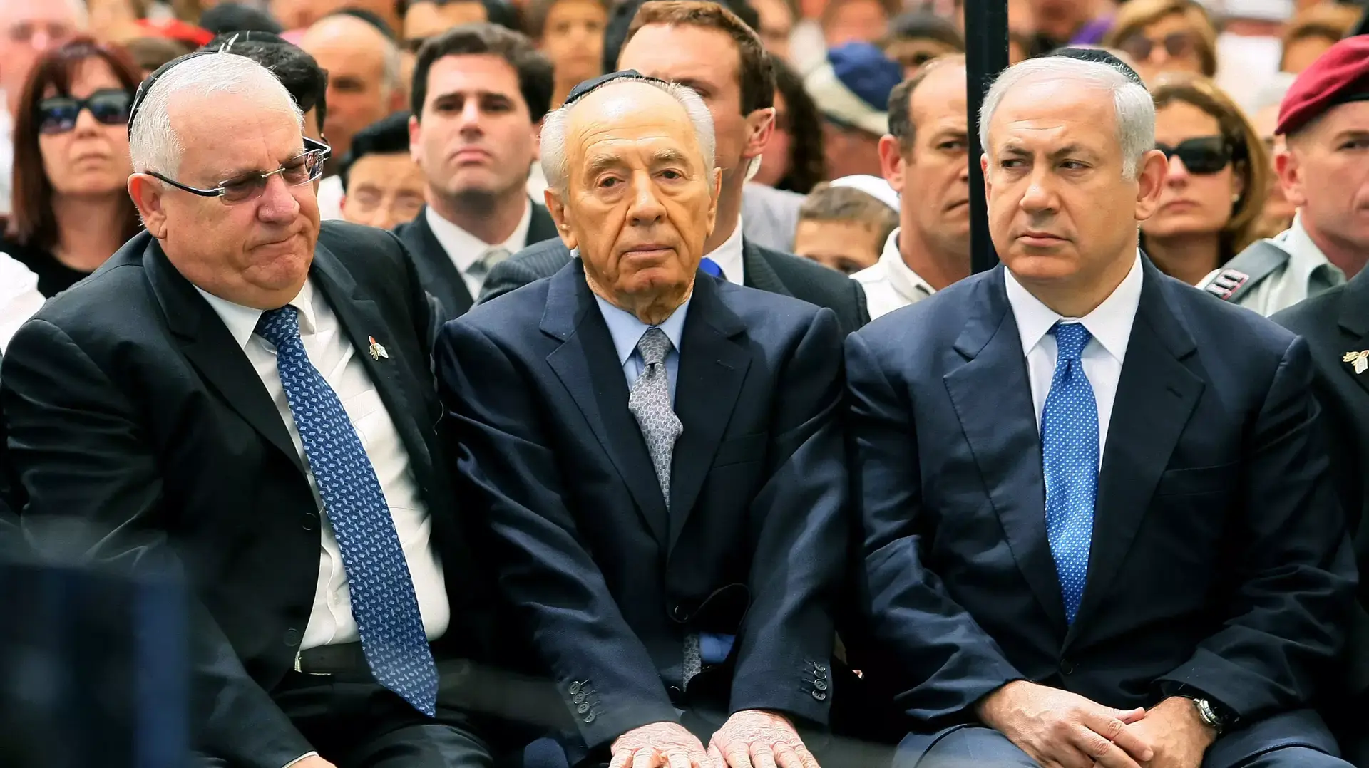 בנימין נתניהו עם שמעון פרס ועם ראובן ריבלין  2009