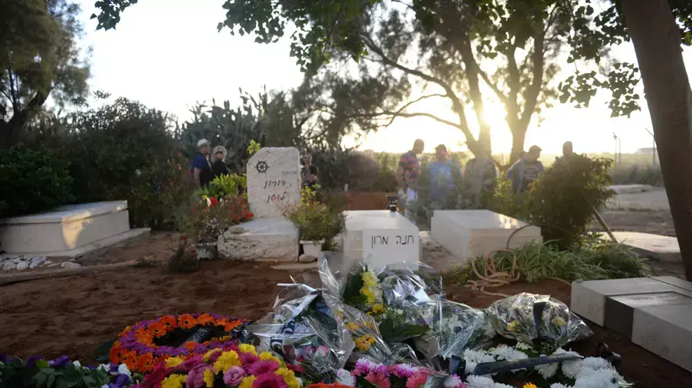 הלווייתה של חנה מירון בבית העלמין האזרחי בשפיים