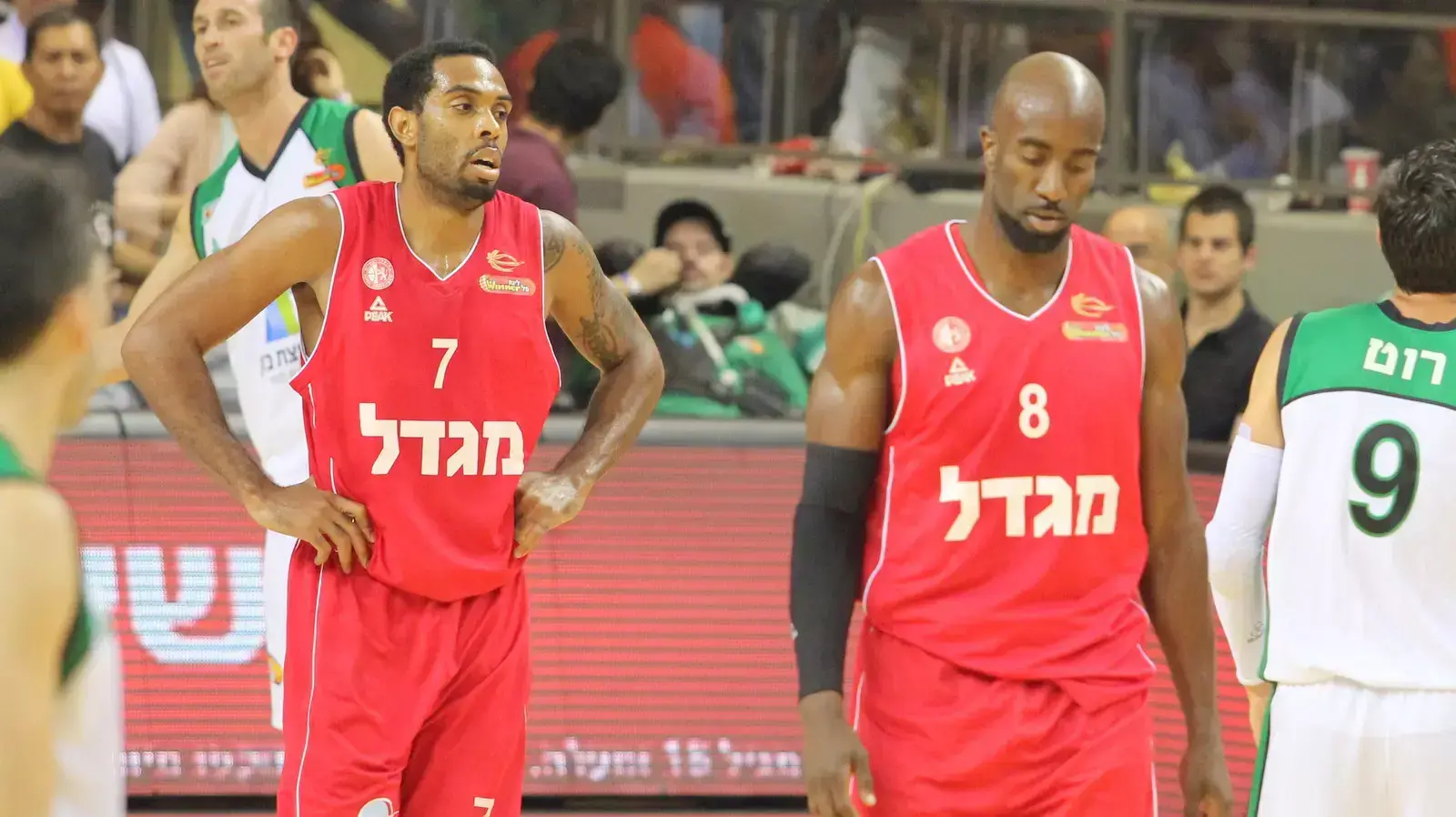 שחקני הפועל ירושלים ברייסי רייט, דרווין קיצ'ן